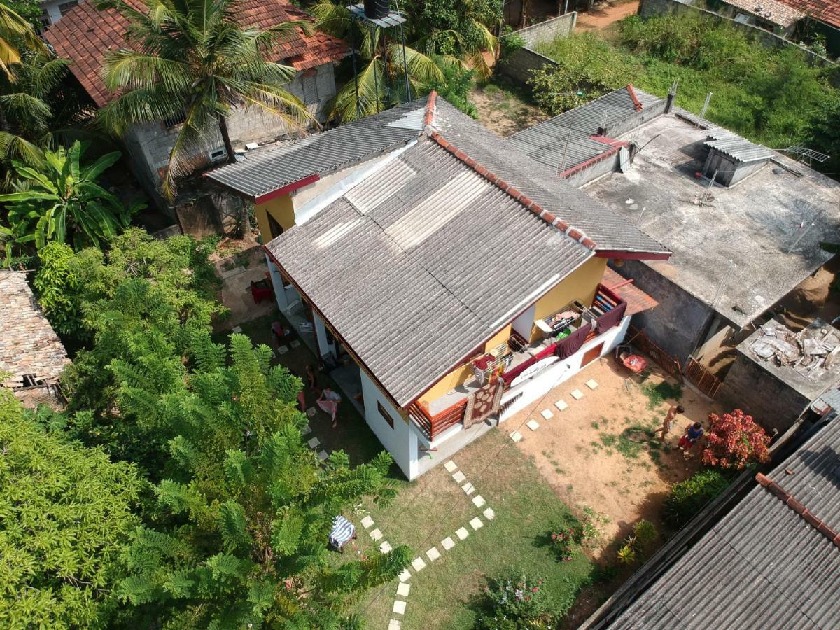 Chez Podi Surf Stay Мириса Екстериор снимка